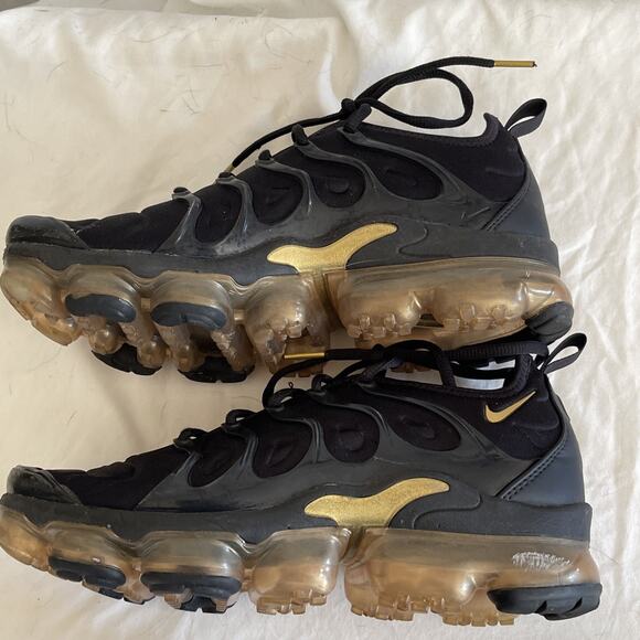NIKE Air VaporMax Plus Athletic Shoes Sneakers Men’s Size 8 Black Activewear